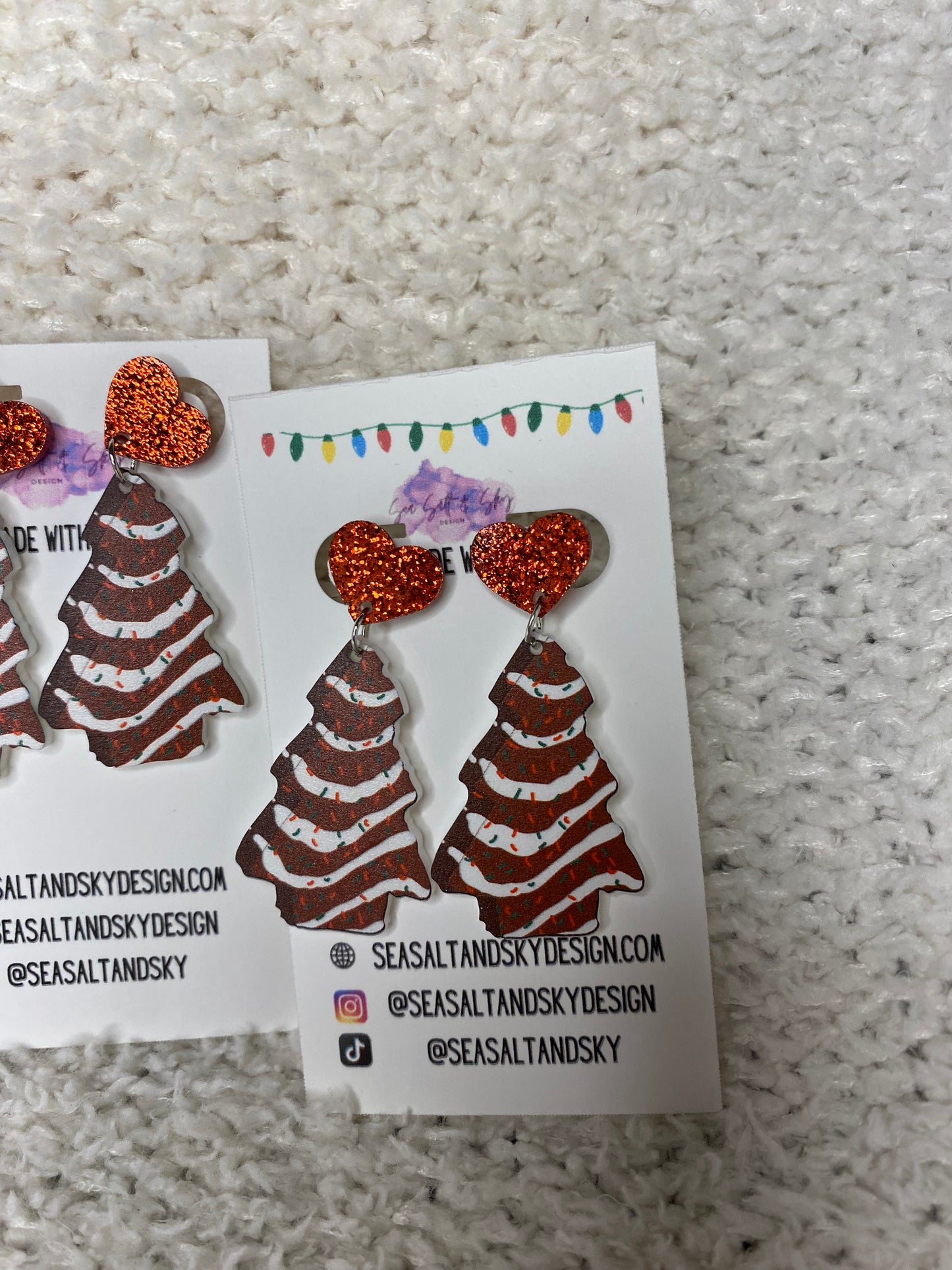 Christmas Tree Cake earrings 🎄