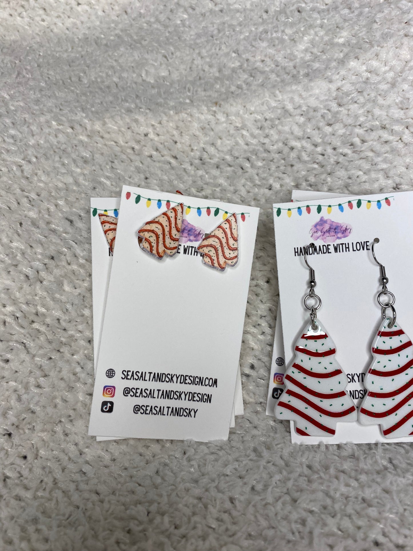 Christmas Tree Cake earrings 🎄